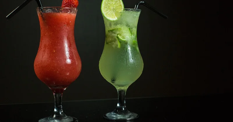 Boissons isotoniques, eaux minérales et sodas : des usages distincts